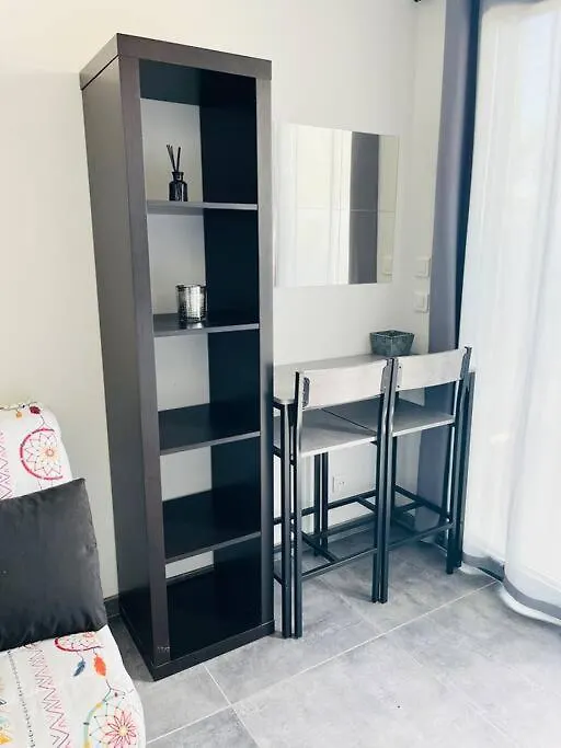 Apartment Joli Petit Studio Cosy Marignane Frankreich